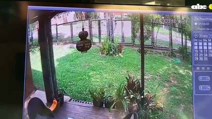 San Bernardino: buscan a responsables de chocar un vehículo estacionado