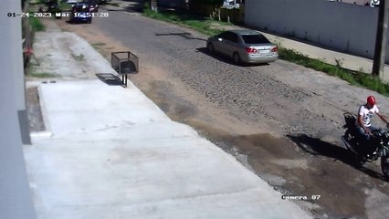 En solo 26 segundos le roban a un trabajador la moto que seguirá pagando a cuotas