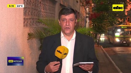 Padres hacen vigilia para inscribir a sus hijos