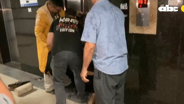 Hospital de Clínicas: quedaron atrapados en ascensor y fueron rescatados por familiares de internados