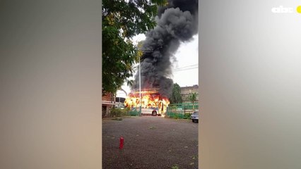 Bus se incendia en zona de 4 Mojones
