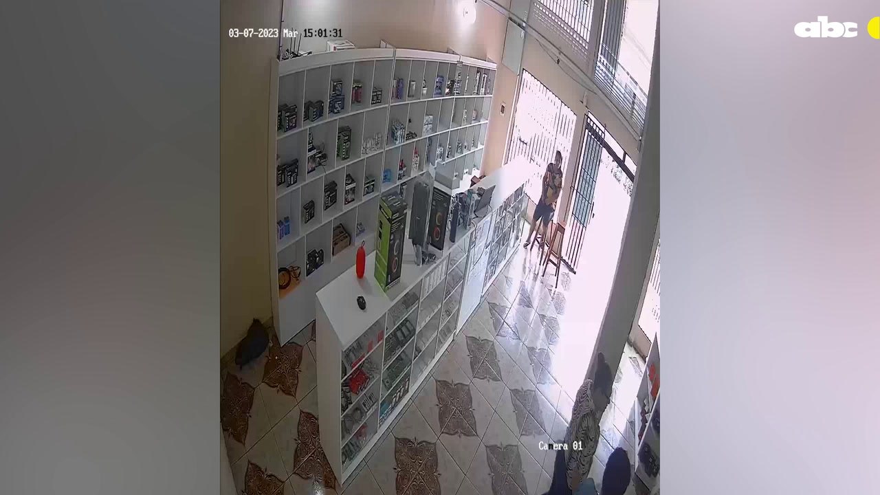 Buscan A Mujeres Filmados Hurtando Celulares En Varios Comercios