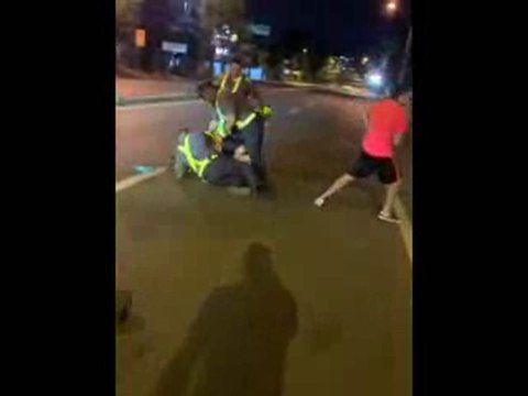 Denuncian agresión de agentes de la PMT