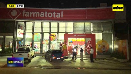 Con mucha violencia asaltan una farmacia