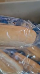 Pan en mal estado en la escuela América de Villa Elisa