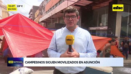 Campesinos siguen movilizados en Asunción