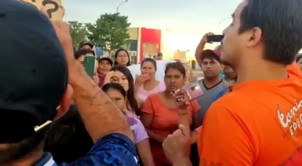 Reunión De Pobladores Con Federico Mora, Jefe De Gabinete De La Intendencia De Asunción