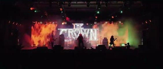The Crown interprète "Angels Die " en live (2024)