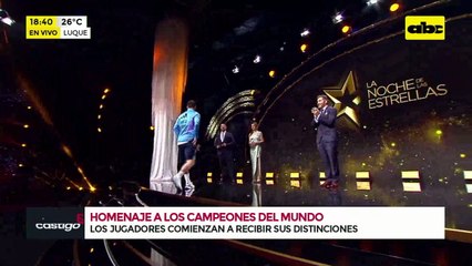 Video: Homenaje a los campeones del mundo