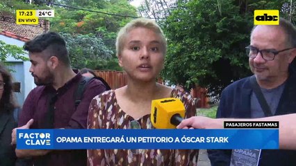 Video: Opama entrega un petitorio a Óscar Stark