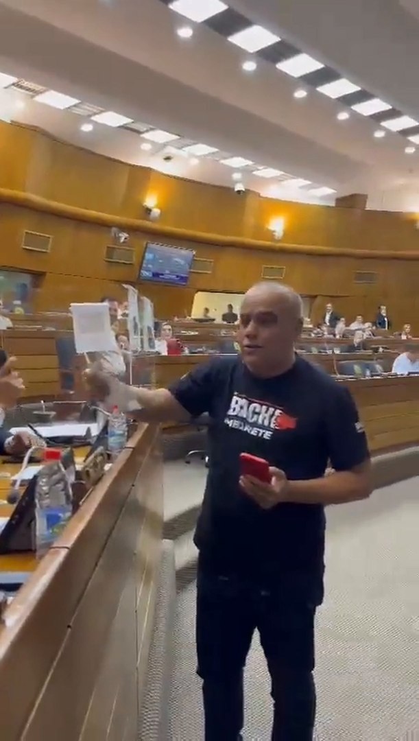 ⁣Enfrentamiento Entre Bachi Y Celeste