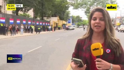 Video: Refuerzan custodia policial frente al TSJE