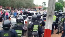 Disturbios frente la Municipalidad de Yataity del Guairá
