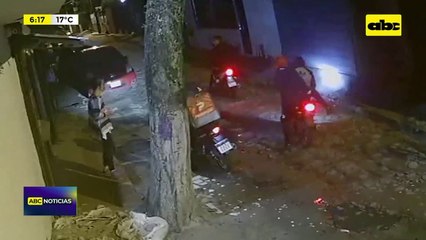 Video: Asaltan a delivery y roban su motocicleta