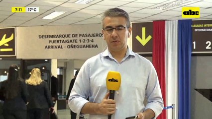 Video: “Tío Rico” llega a Paraguay en vuelo comercial