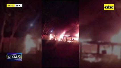 Video: Seis buses de la Línea 110 se incendiaron