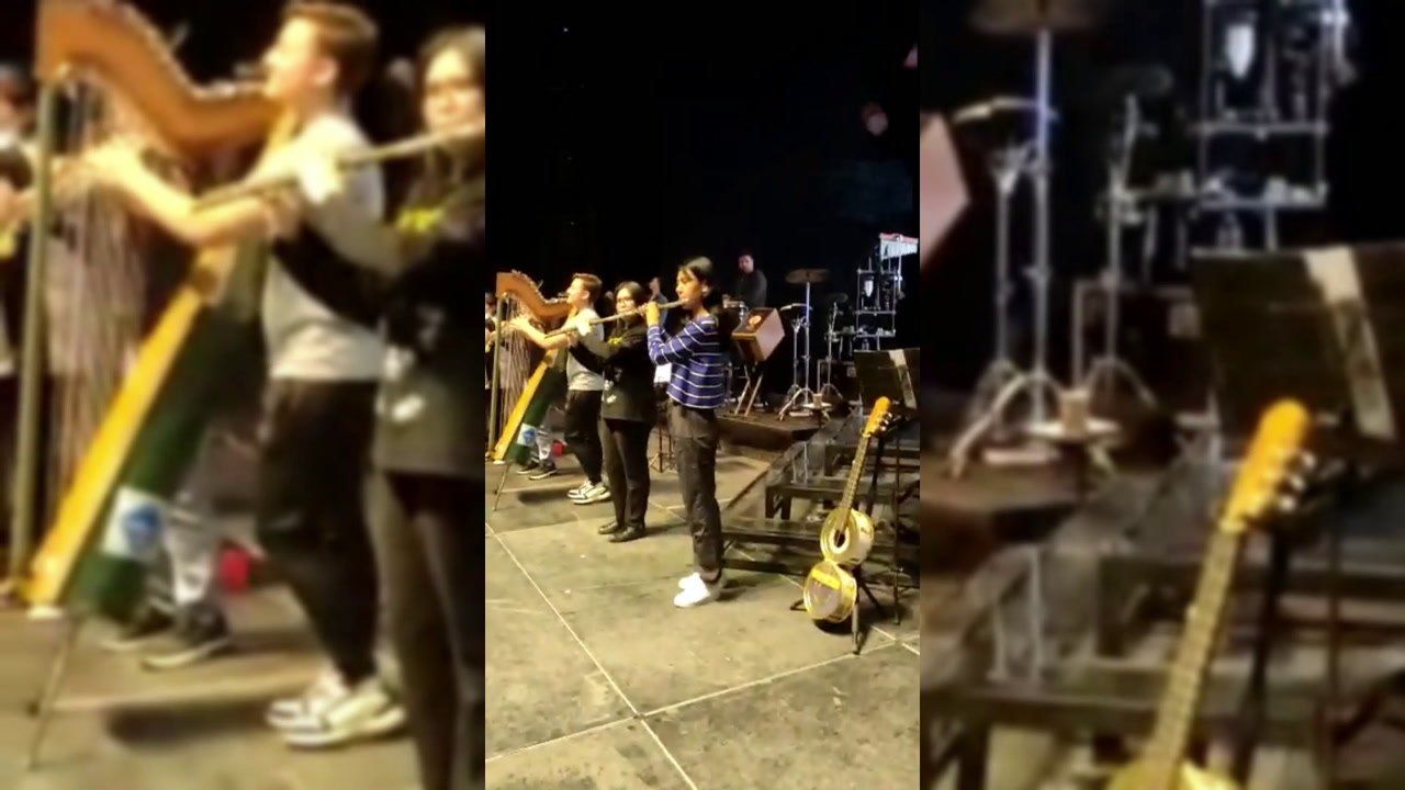 Alejandro Sanz Toca Corazón Partio Con La Orquesta De Instrumentos Reciclados De Cateura