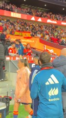 Así saltó Jennifer Hermoso al Metropolitano: la grada se vuelca con ella en un momento histórico