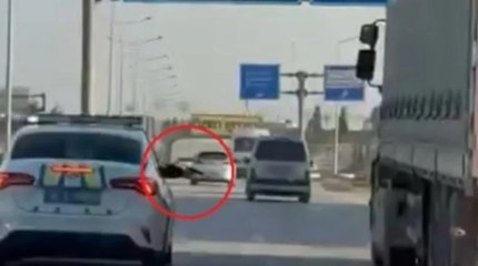 TIR sürücüsü yolu birbirine kattı: Aracın lastiklerine silah doğrultulunca durdu