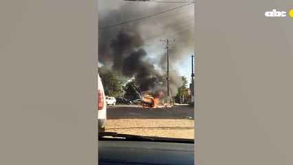 Incendio De Vehículo En Villa Elisa