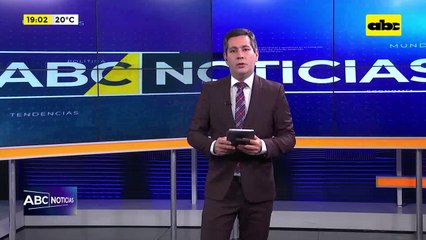 Video: Santiago Peña se salió del protocolo y saludó primero a Horacio Cartes