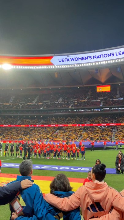Suena el himno de España en el Metropolitano con motivo de la Final Nations League