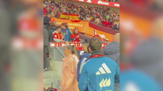 La reacción del Metropolitano cuando Jenni Hermoso saltó al campo: tienen que verlo