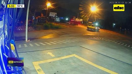 Video: Choque entre camiones de bomberos en Ypané