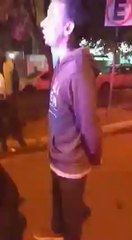 Asistente fiscal ebrio choca tres vehículos estacionados