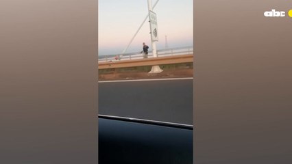 Efectivo De La Prefectura Naval Detuvo A Ciudadano Argentino Queriendo Cruzar A Pie El Puente Internacional San Roque González De Santa Cruz