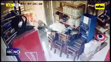 Video: Reducen a asaltantes y recuperan auto robado