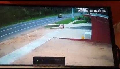 Imágenes del impresionante vuelco ocurrido en la ciudad de Altos