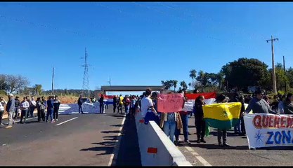 Pobladores de Atyrá y Caacupé cierran ruta para exigir acceso vial