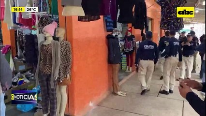 Concepción: Allanan comercios por prendas falsificadas