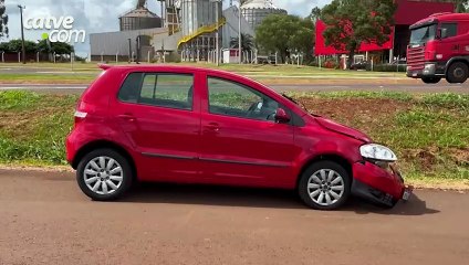 Vídeo: carros batem na BR 277 em Santa Tereza do Oeste