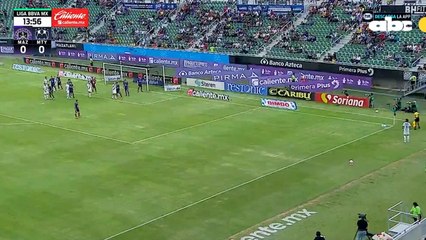 La patada karateca de Luis Amarilla en México