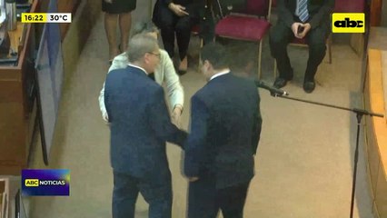 Video: Salyn Buzarquis y Antonio Barrios juraron como senadores