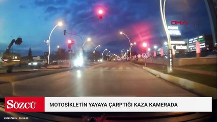 Motosikletin yayaya çarptığı kaza kamerada; 2 yaralı