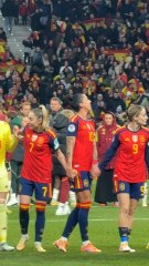 ¡Y Jenni vuelve a sonreir! Después de todo lo vivido vuelve a ser campeona con su España