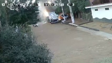 Incendio De Camiones Cisternas En Villa Elisa