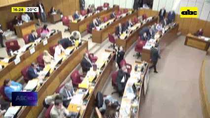 Video: En el senado también fracasa pedido de renuncia a Hernán Rivas