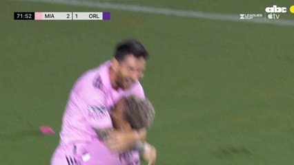 El Festejo De Diego Gómez Con Lionel Messi