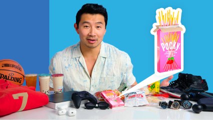 Los 10 objetos esenciales de Simu Liu