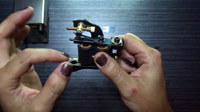 Como Cambiar Flejes y Calibrar Una Maquina De Bobinas Hibrida Para Tatuar Linea Sombra o Color