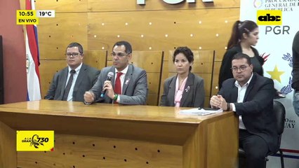 Video: Dos “invasores vip” entregan llaves de lotes