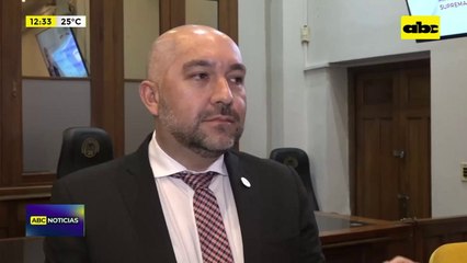 Orlando Arévalo se defiende: ‘’Mi título es legal, yo cursé la carrera’'