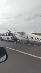 Vídeo: avioneta viaja en ruta tras aterrizaje de emergencia en Ñeembucú
