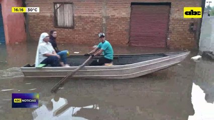 Video: leve descenso del arroyo Acarymi