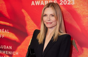 Michelle Pfeiffer se sentía 'un poco nerviosa' por protagonizar Oh. What. Fun