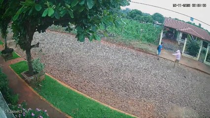 motochorros asaltaron a un joven en Ciudad del Este